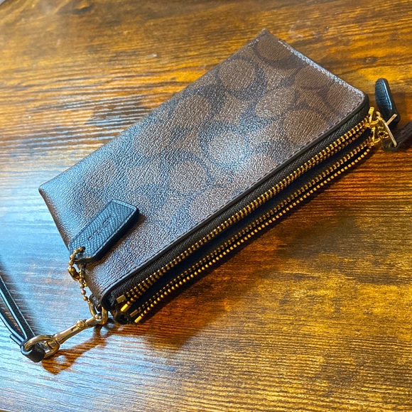 I am selling a small Coach wristlet! - Picture 2 of 2
